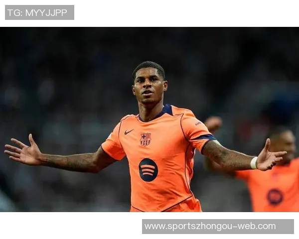 巴萨与切尔西交锋海报展示球员乘坐伦敦地铁拉什福德与库库同框亮相